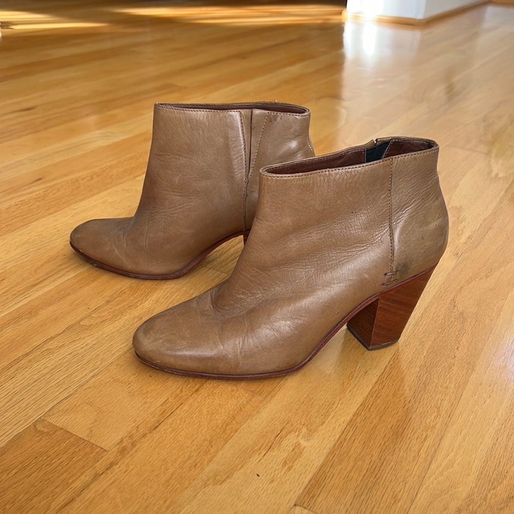 Rachel Comey tan mars booties // size  7